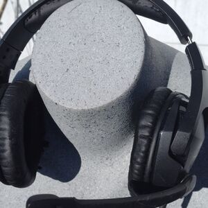 Hyper X Black Wireless Gaming Headphones